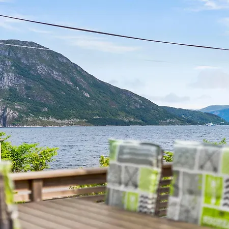 Holiday home Fjordferien *