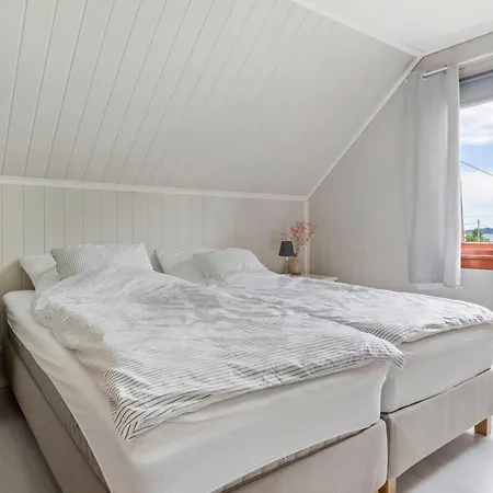 Fjordferien Holiday home *